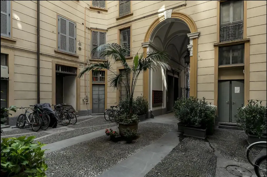 Suite In Palazzo Storico Milan Italy